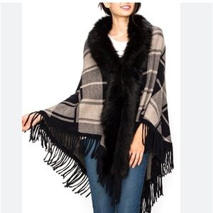 Reduced SHAWL  BLACK/ TAN PLAID  Faux Fur Trim Fringe Slvlss  OS mobwife